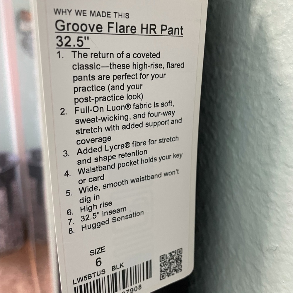 Lululemon Yoga Pants- with tag